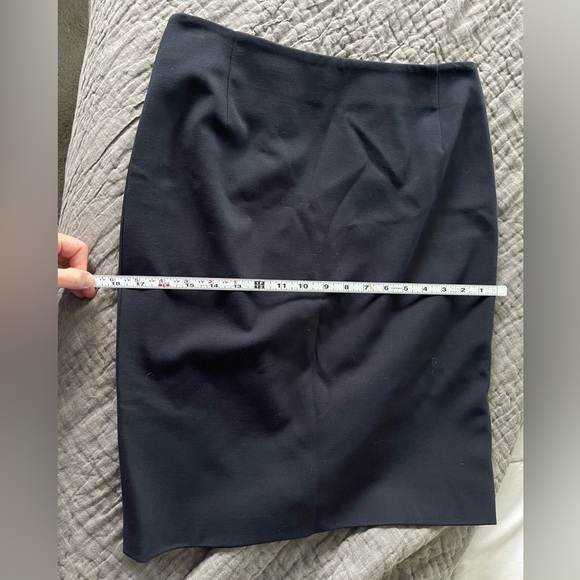 Akris Punto navy blue professional pencil skirt with double zipper back size 8 - Picture 11 of 11